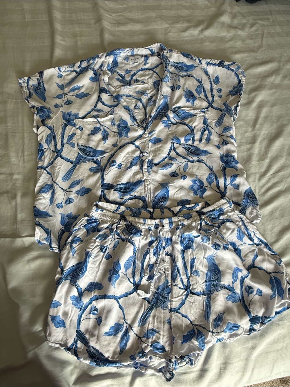 Blue Bird-Print Button-Down Sleep Shirt and Shorts Set - White & Blue